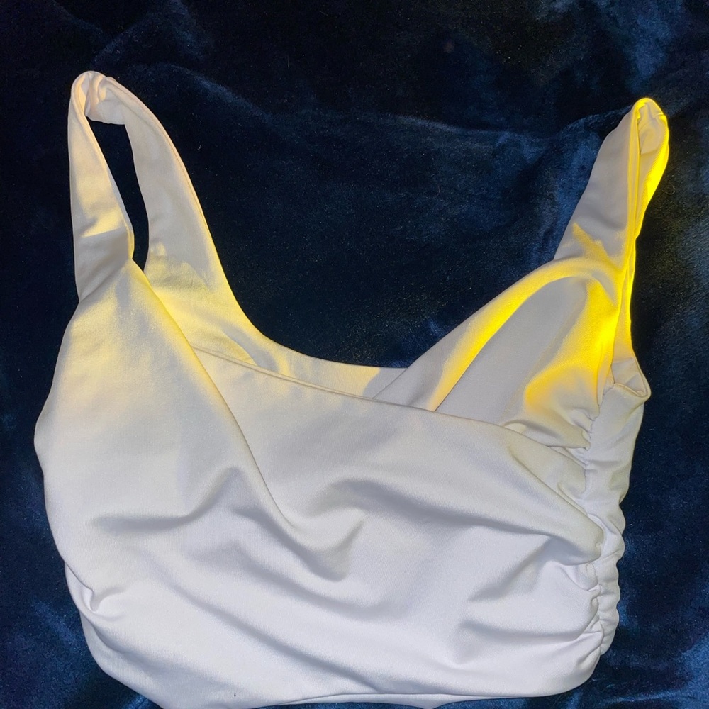 Small or medium, color is white